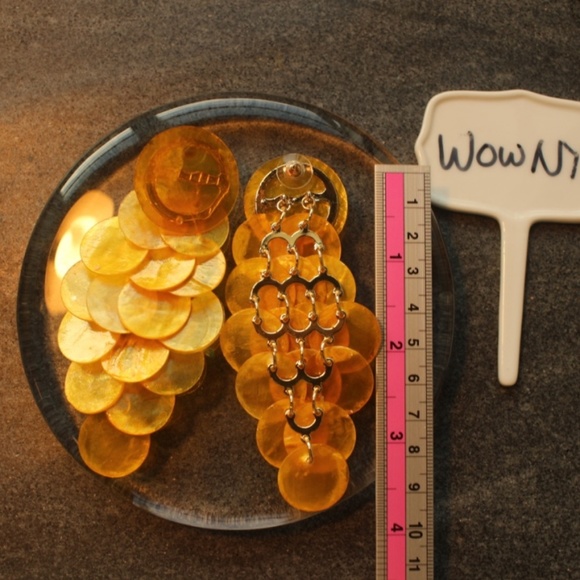 New Natural Shell yellow Deco Chandelier Earrings - Picture 5 of 7